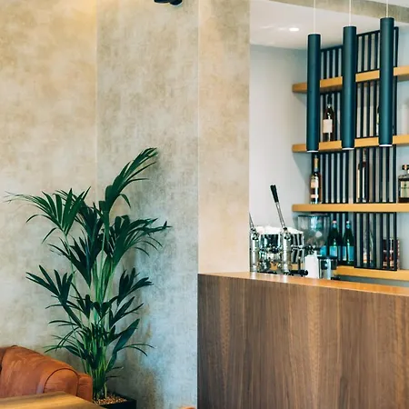 Stela Center Hotel