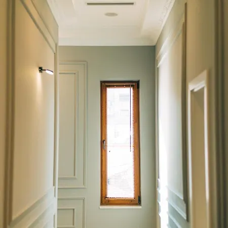 Stela Center 4* Тирана
