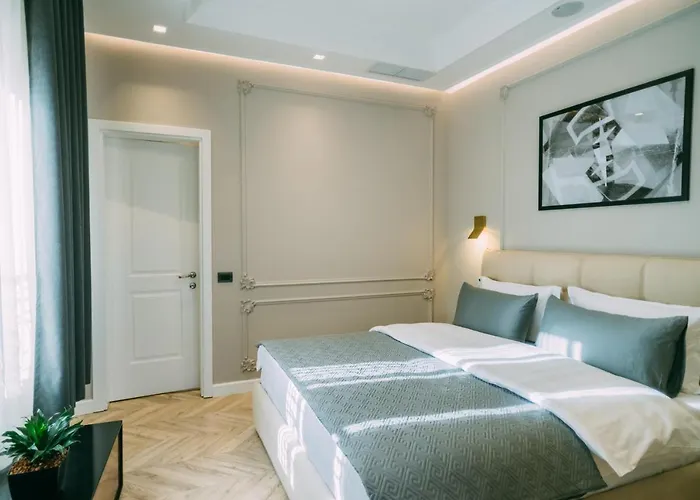 Stela Center 4*