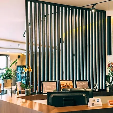 Stela Center Hotel