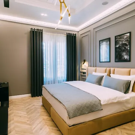 Stela Center 4*