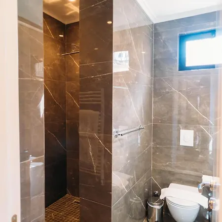 Stela Center Hotell Tirana